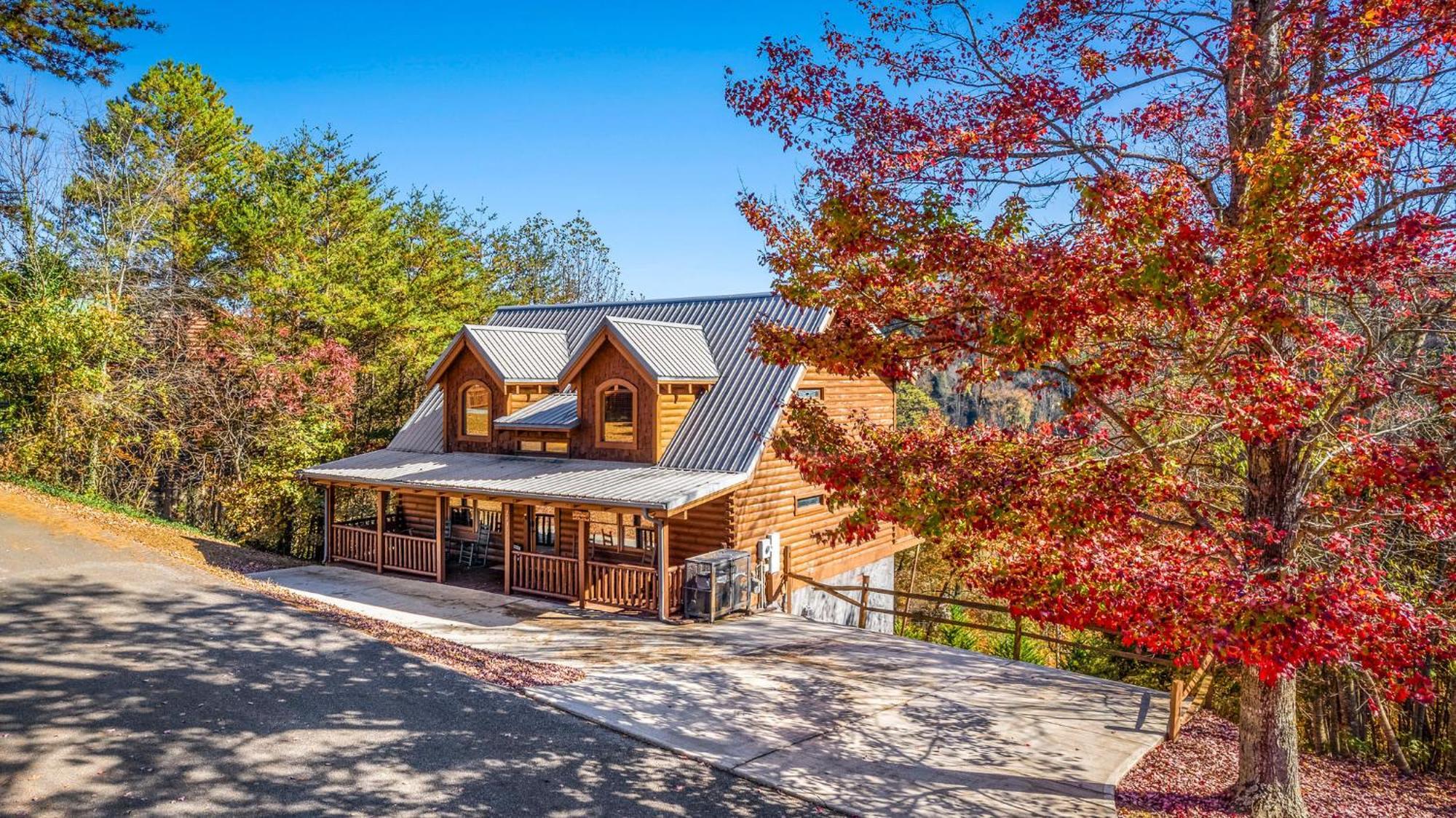 Bearfoot Pines - True Log Cabin - Wi-Fi, Hot Tub, Fishing, Deck With Views! - Mins To Pf Sevierville Exterior foto