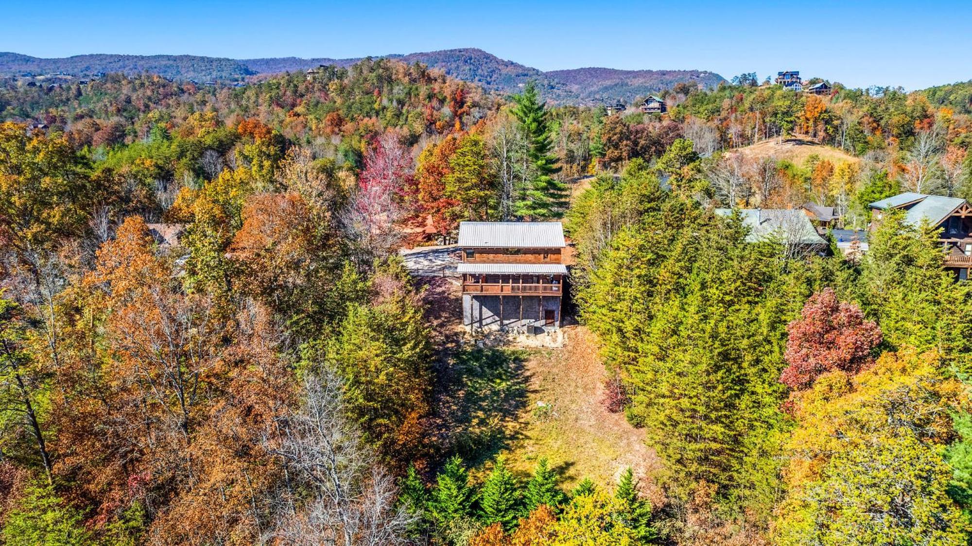 Bearfoot Pines - True Log Cabin - Wi-Fi, Hot Tub, Fishing, Deck With Views! - Mins To Pf Sevierville Exterior foto